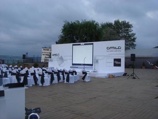 Fujitsu Amilo Lansman Toplantısı